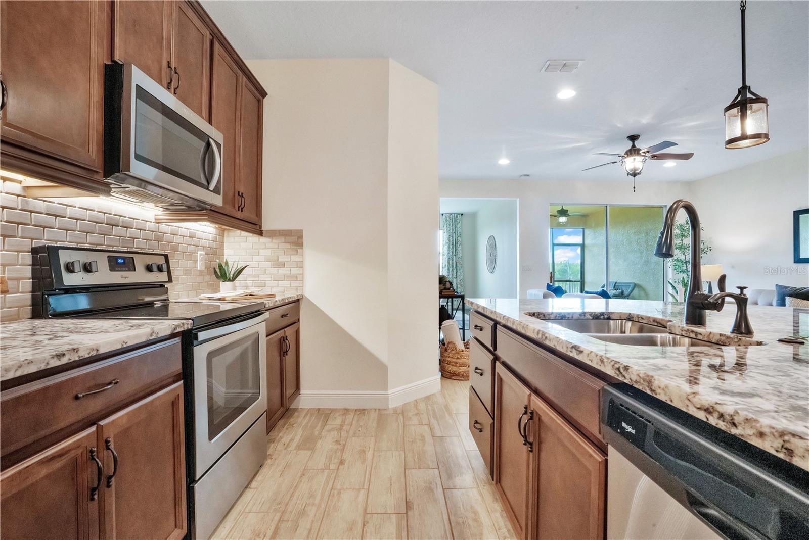 BAYSIDE TERRACE - Residential