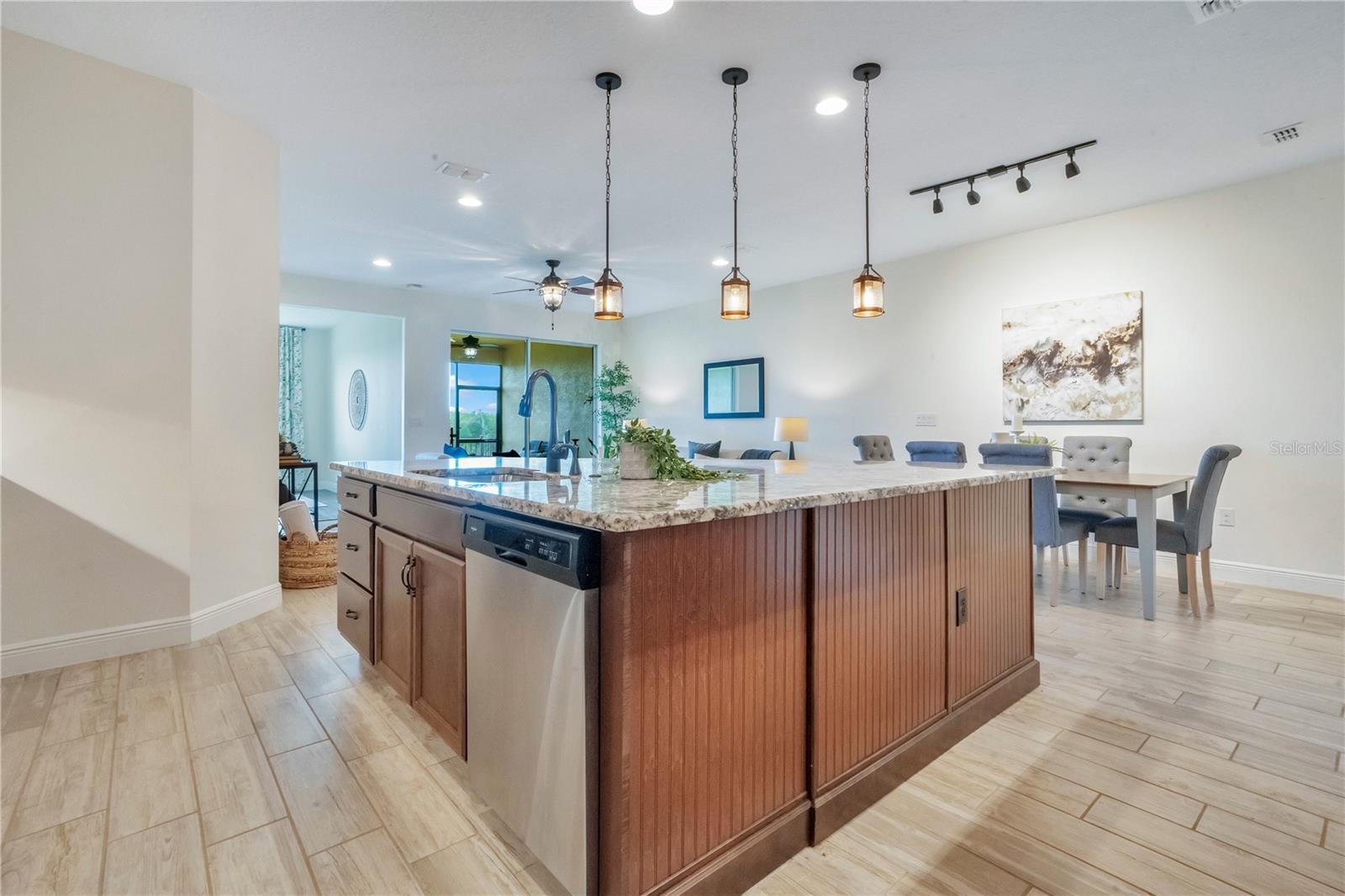 BAYSIDE TERRACE - Residential