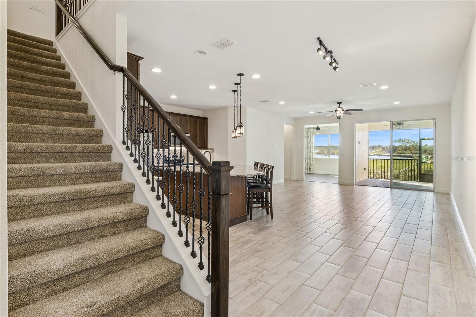 BAYSIDE TERRACE - Residential