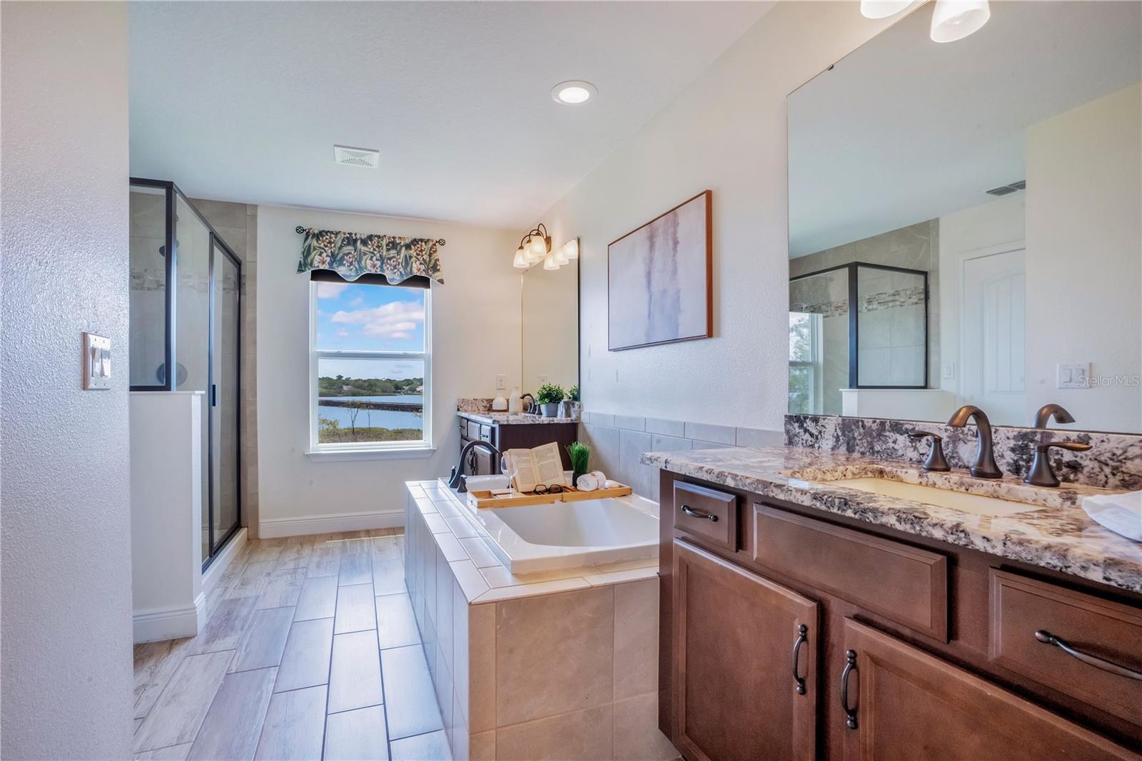 BAYSIDE TERRACE - Residential