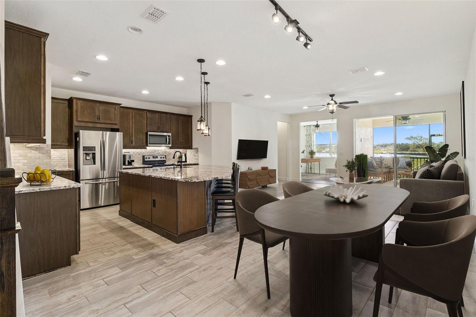 BAYSIDE TERRACE - Residential