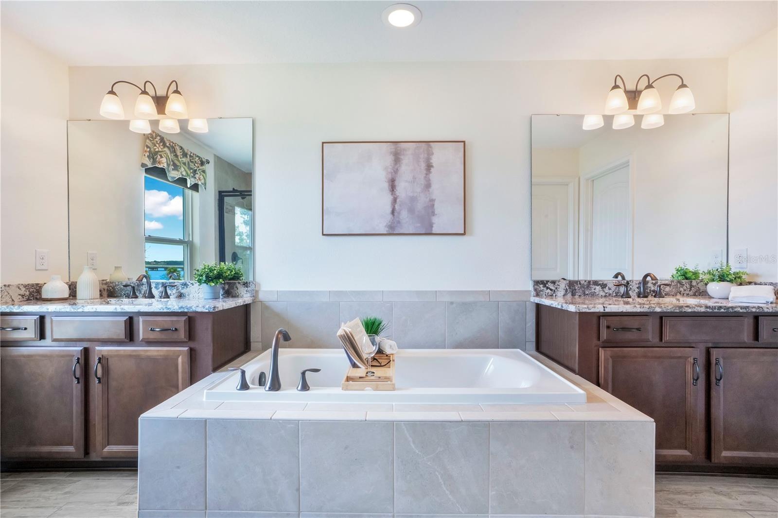 BAYSIDE TERRACE - Residential