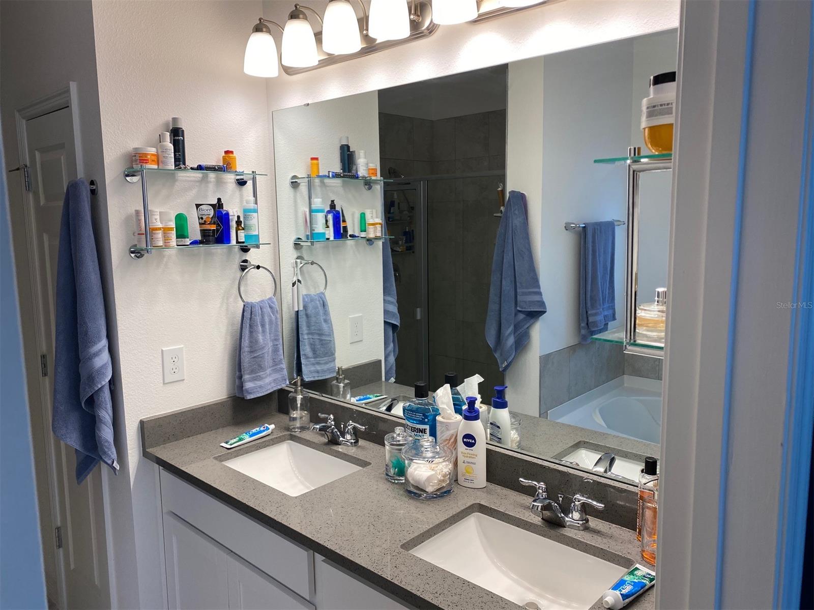 Palms-Ph 4 - Residential