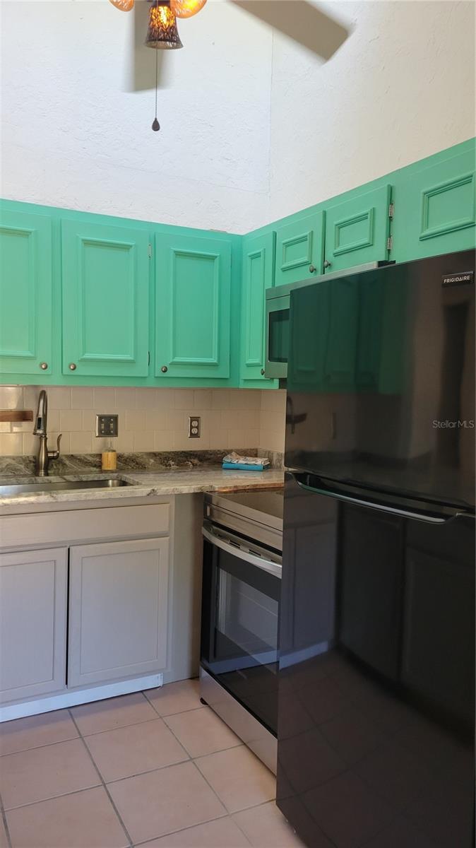 JEFFERSON CLUB - Residential Lease