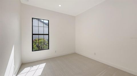 A home in NORTH VENICE