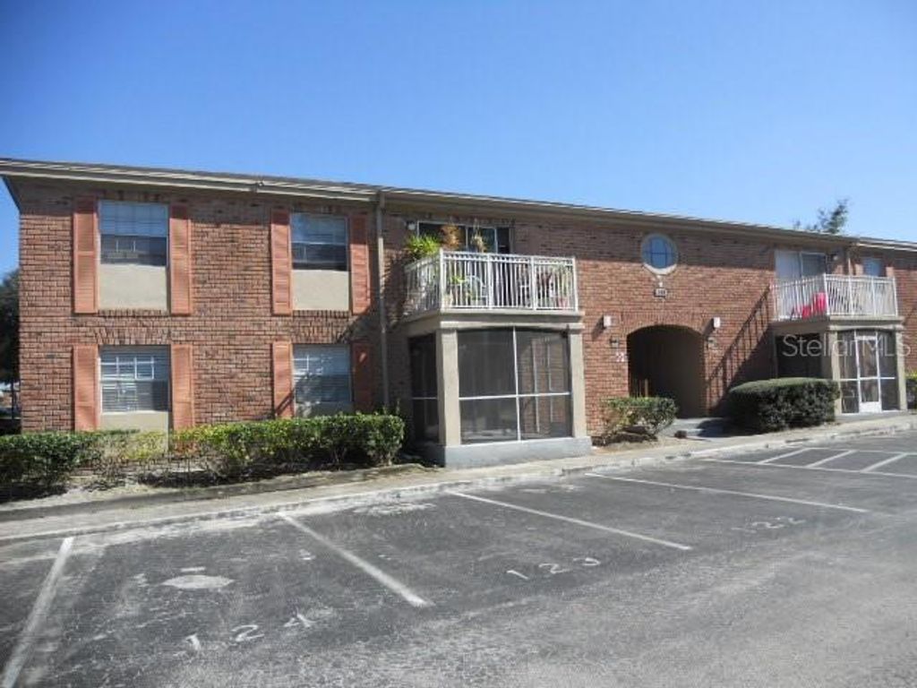 Photo of 492 Banyon Tree Circle #104, Maitland, FL 32751 (MLS # O6349708)