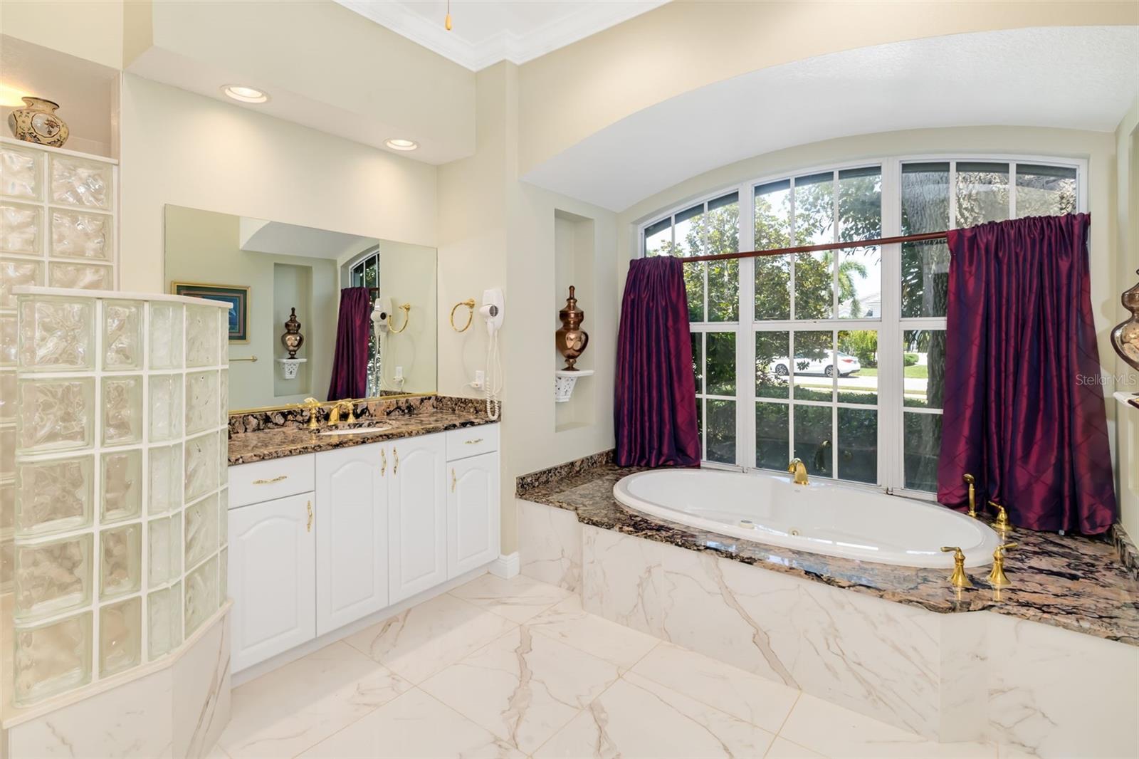 CALUSA LAKES UNIT 7 - Residential