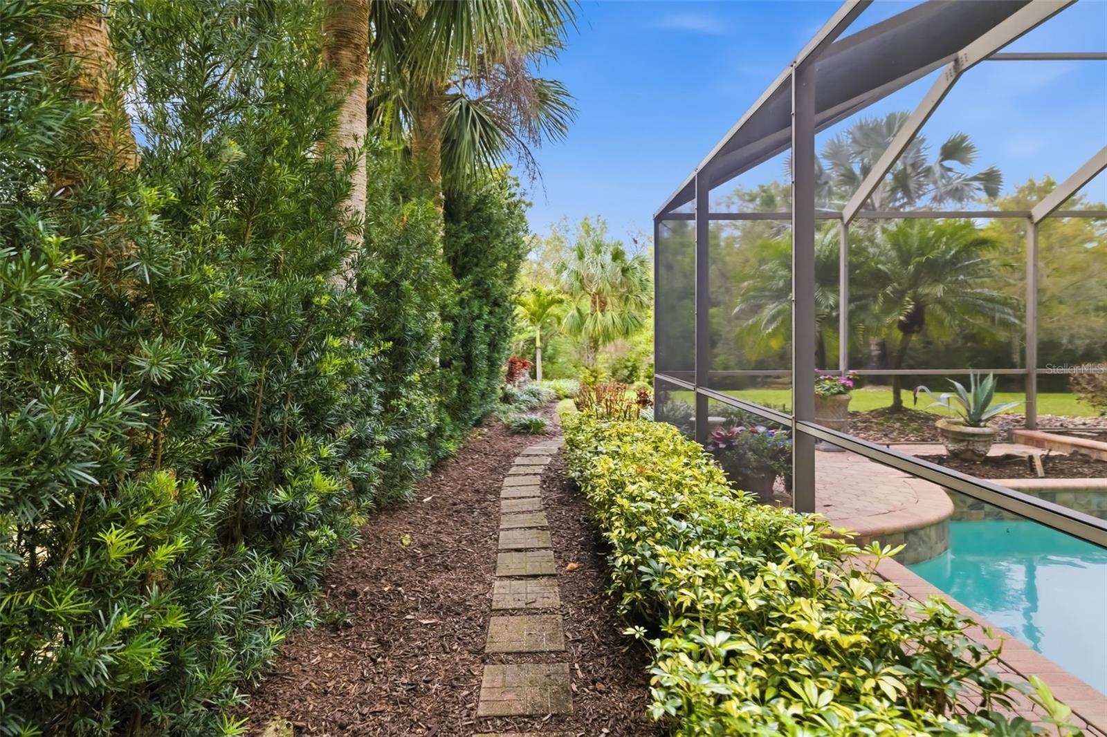 CALUSA LAKES UNIT 7 - Residential