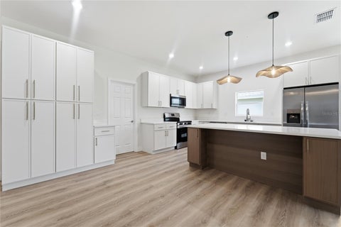 Tiny photo for 1324 Marshall Drive, Leesburg, FL 34748 (MLS # O6429391)