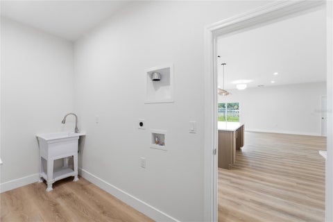 Tiny photo for 1324 Marshall Drive, Leesburg, FL 34748 (MLS # O6429391)