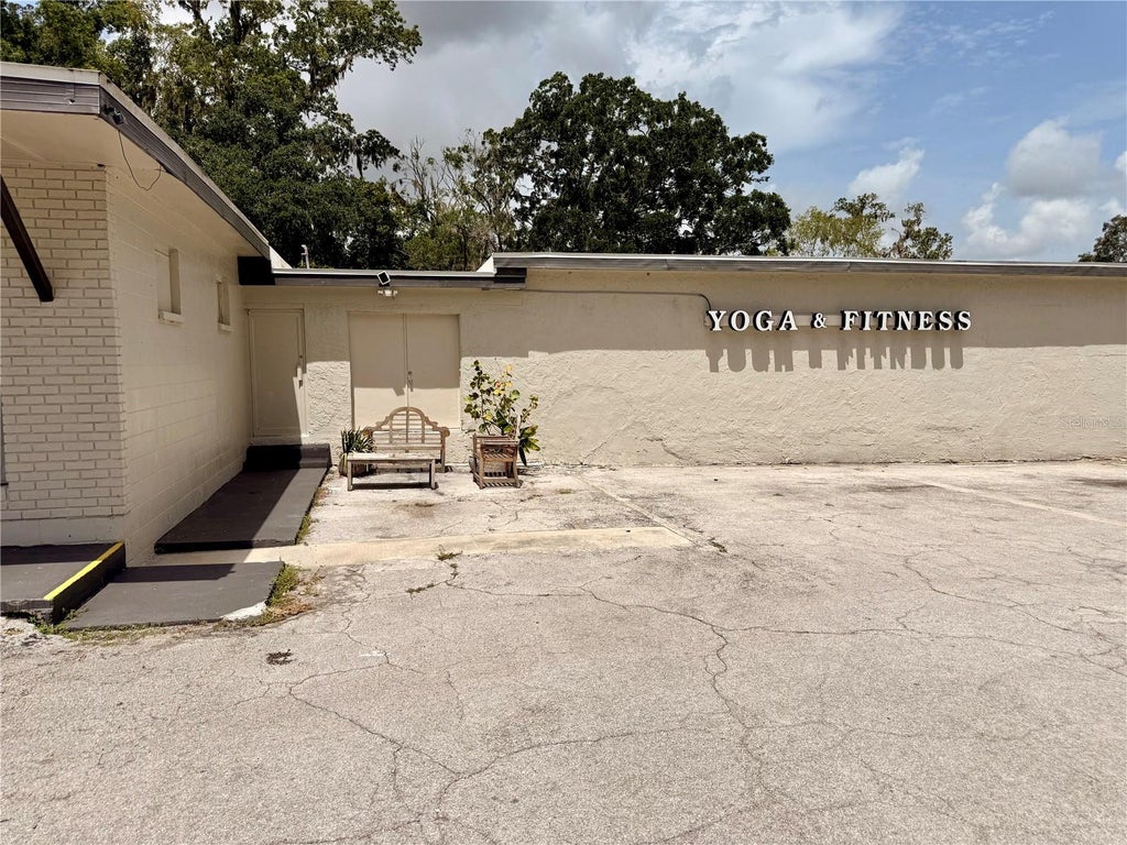 Photo of 209 Ponce De Leon Boulevard, Brooksville, FL 34601 (MLS # TB8530956)