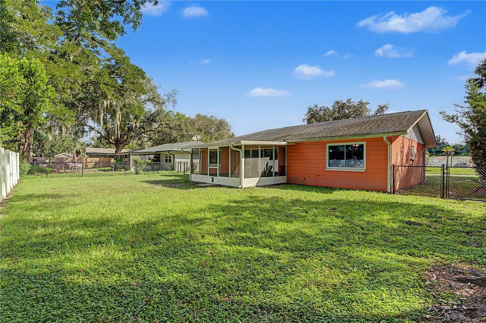 2555 SHADECREST ROAD
