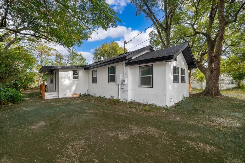 Photo of 613 Citrus Street #B, Orlando, FL 32805 (MLS # O6405754)
