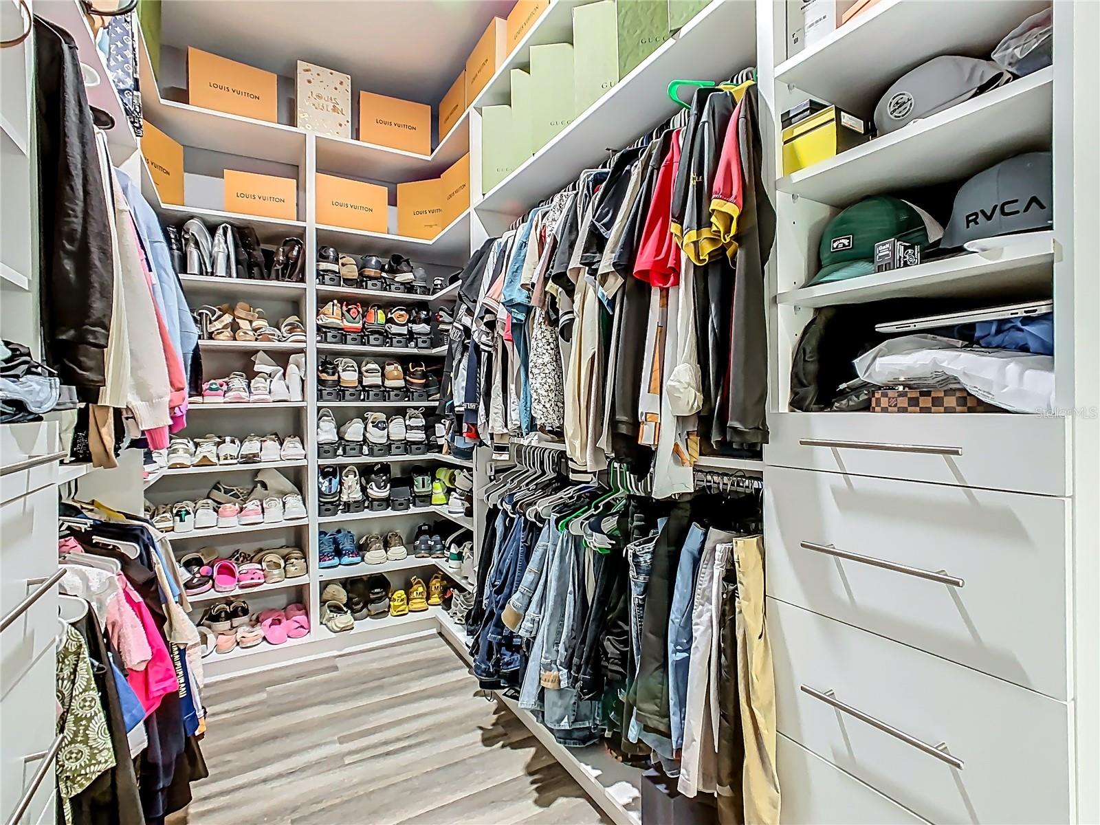 AUBURN OAKS - Residential