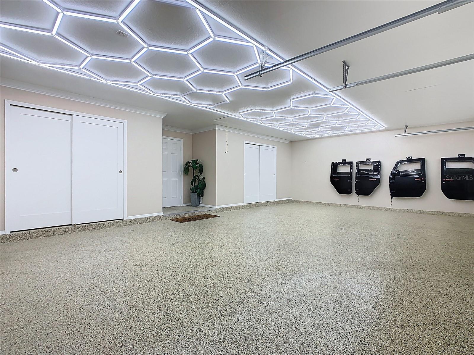 AUBURN OAKS - Residential