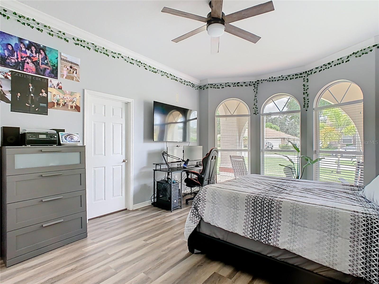 AUBURN OAKS - Residential