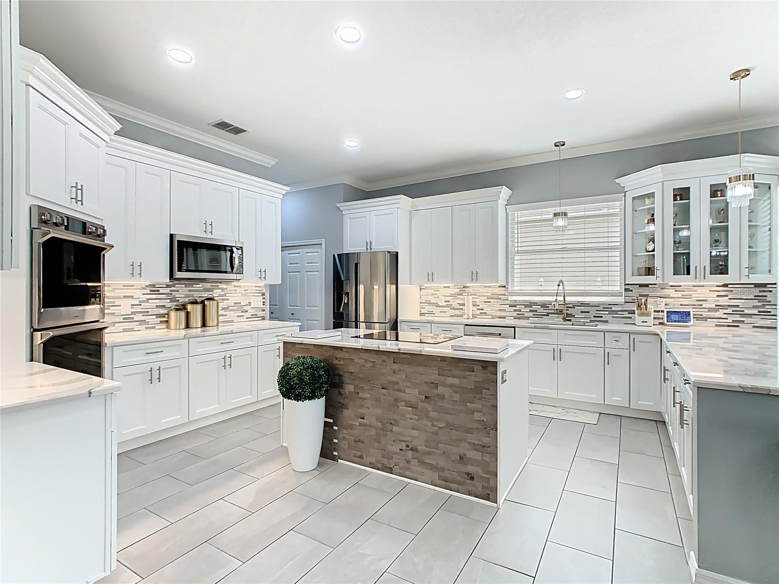 AUBURN OAKS - Residential