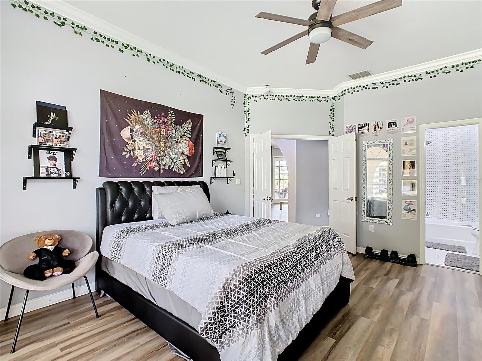 AUBURN OAKS - Residential