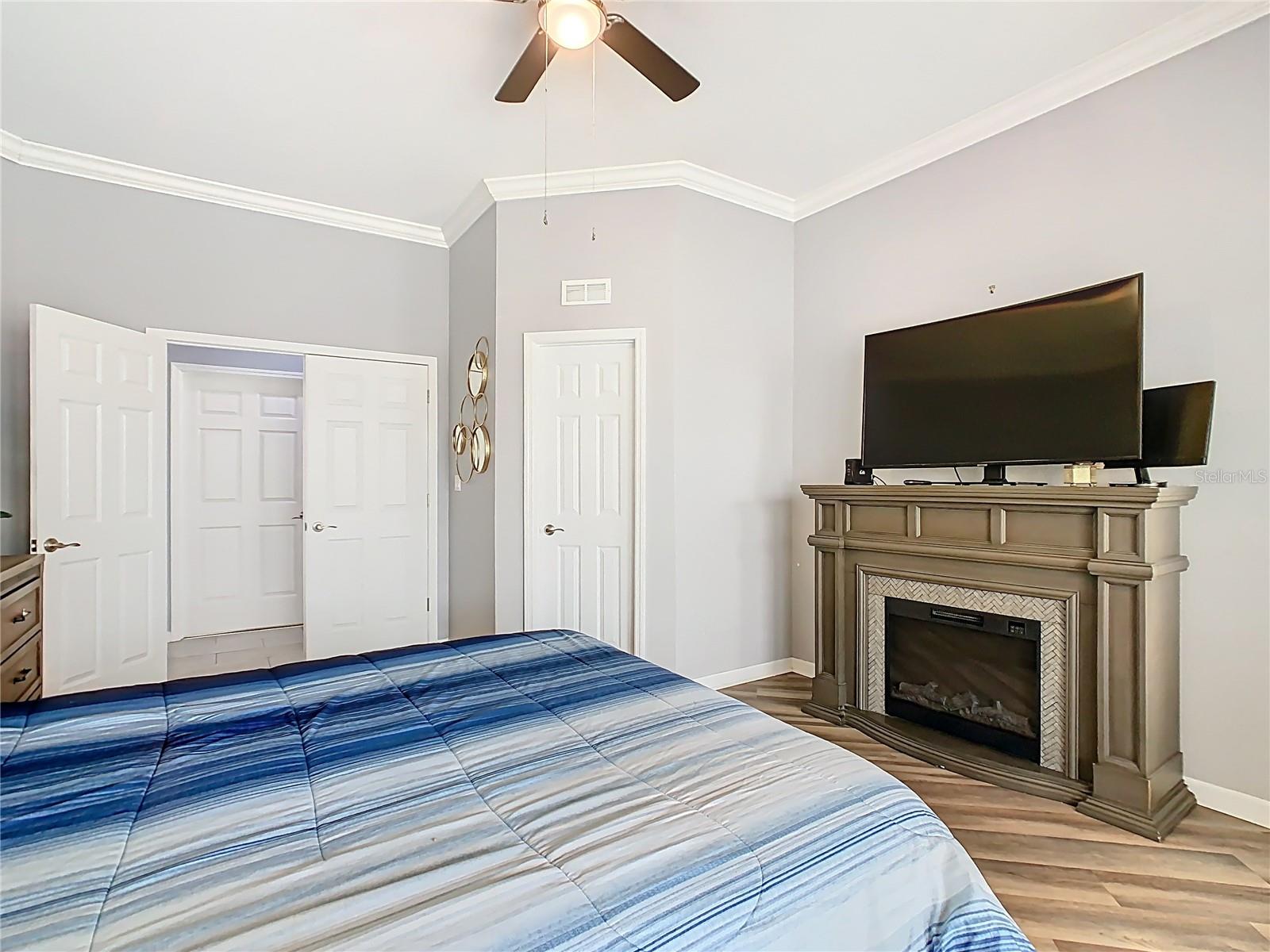 AUBURN OAKS - Residential