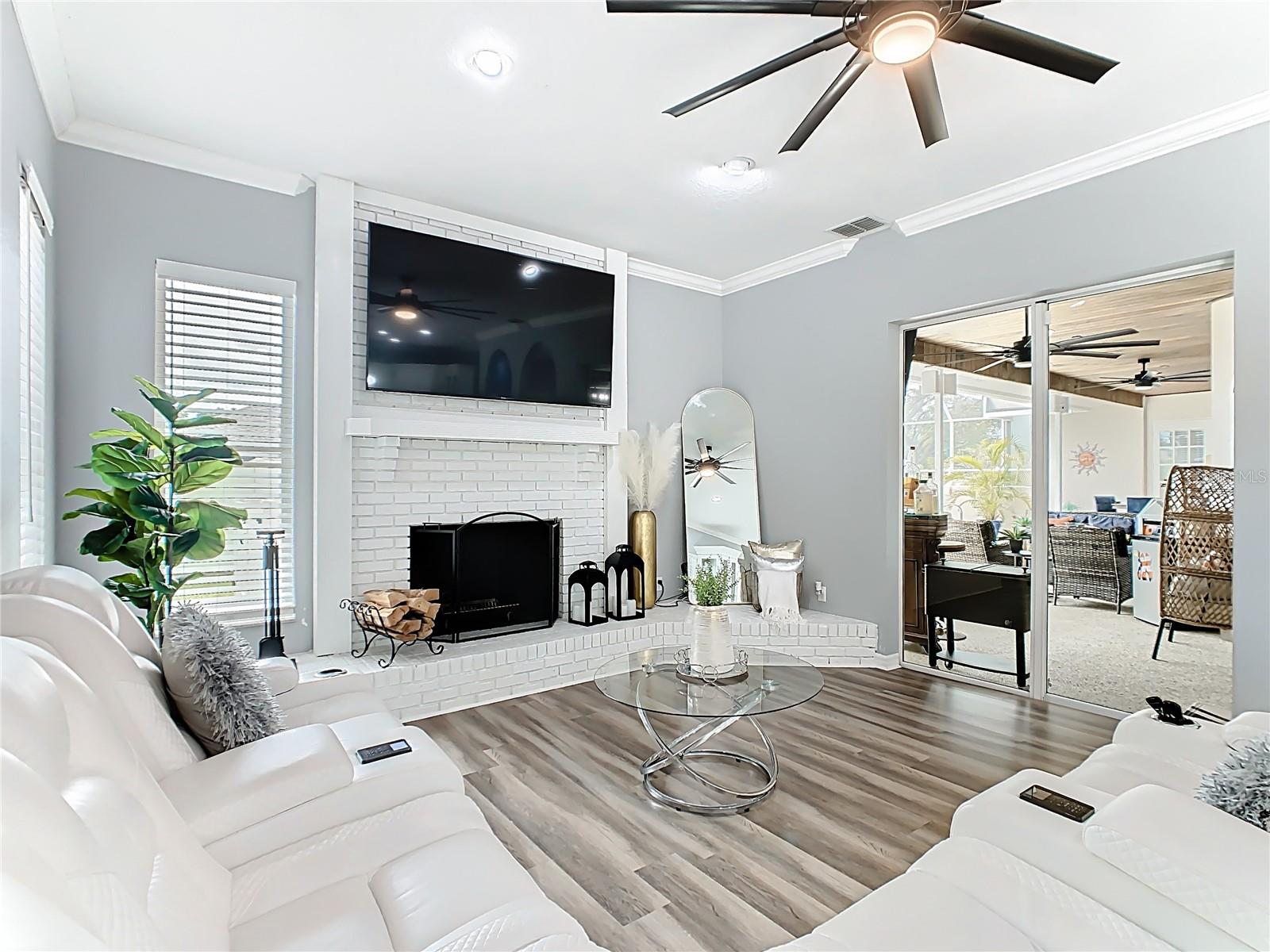 AUBURN OAKS - Residential