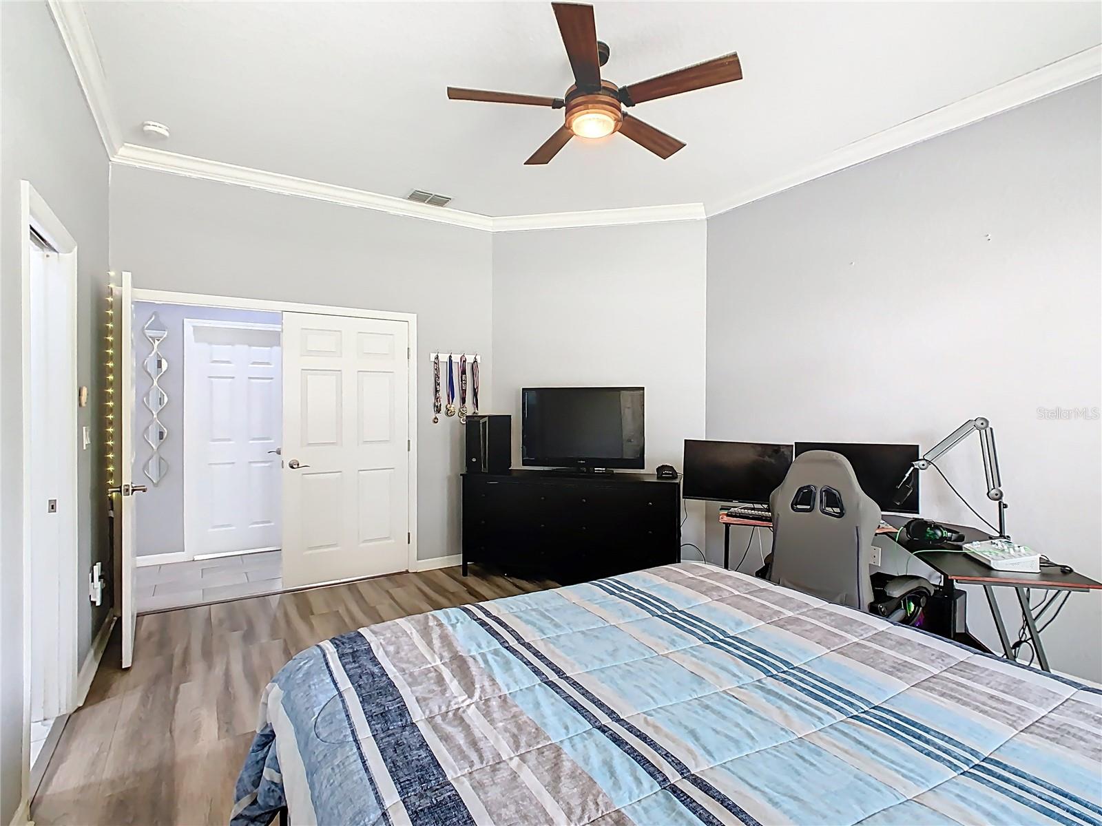 AUBURN OAKS - Residential