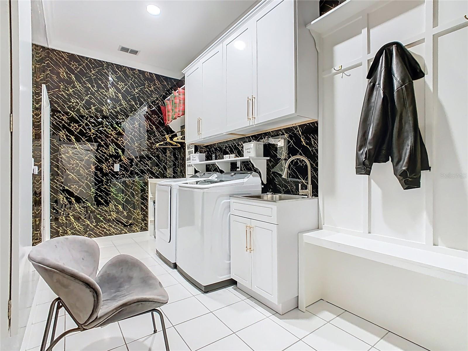 AUBURN OAKS - Residential