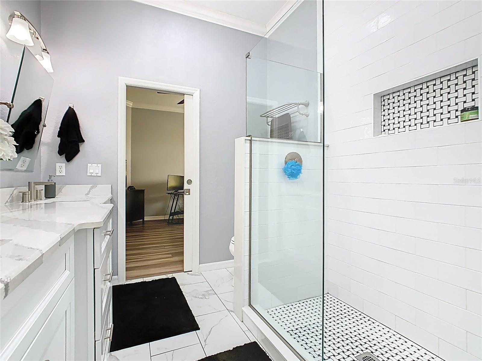 AUBURN OAKS - Residential