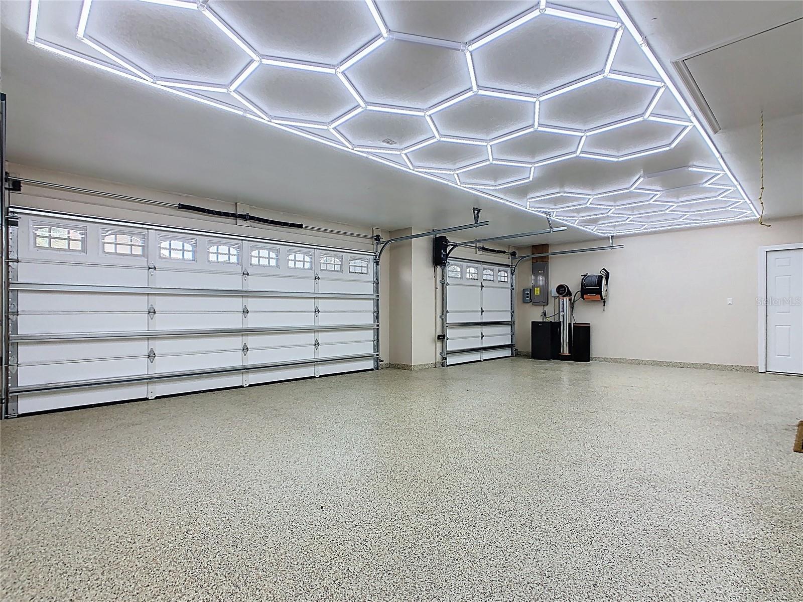 AUBURN OAKS - Residential