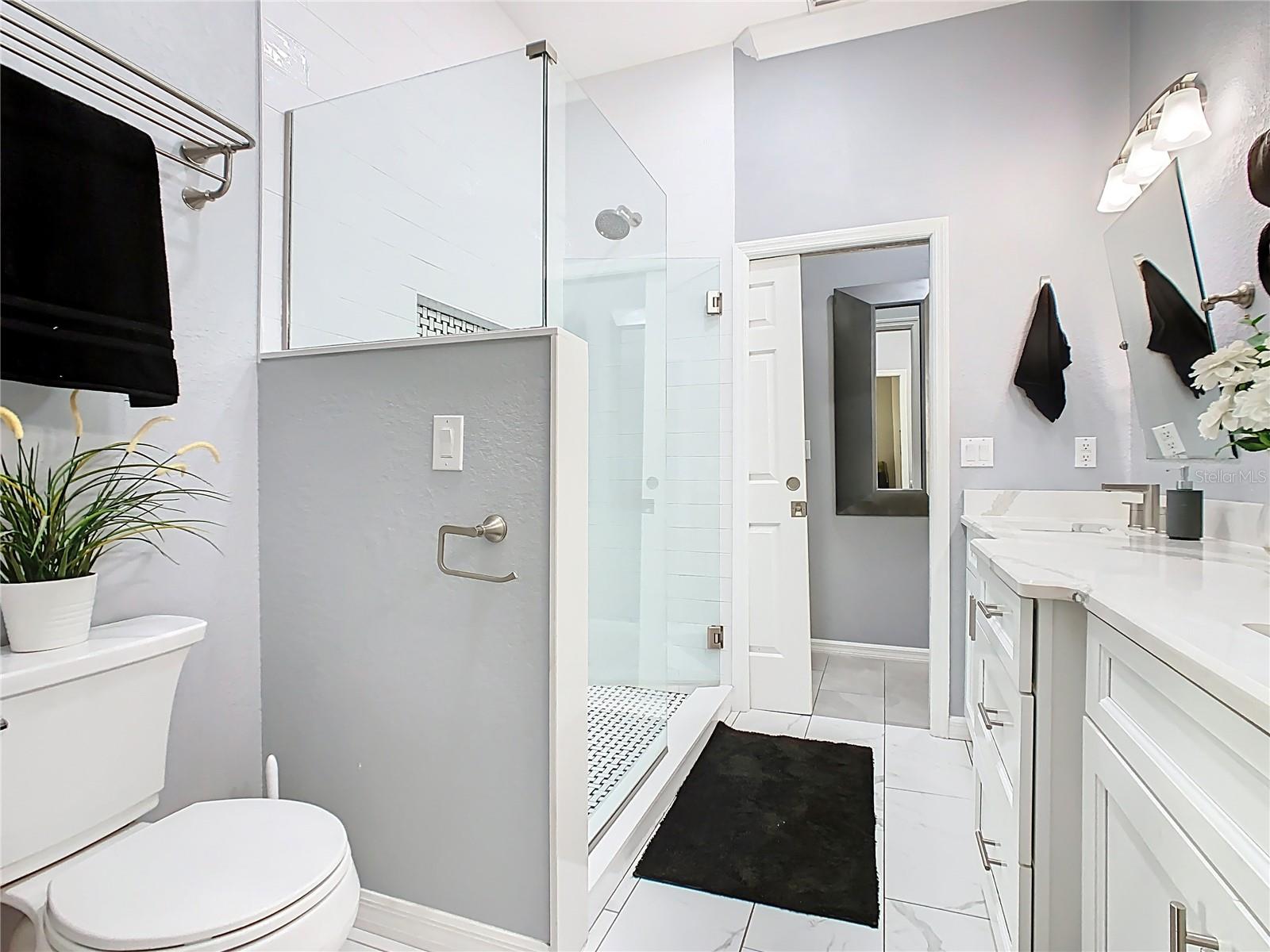 AUBURN OAKS - Residential