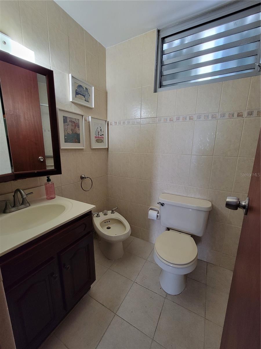 COND. KING'S COURT, SANTURCE, PR - Residential