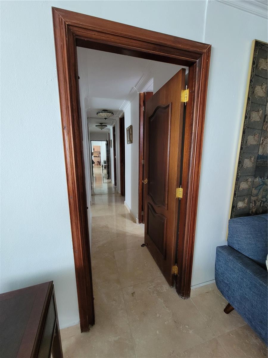 COND. KING'S COURT, SANTURCE, PR - Residential