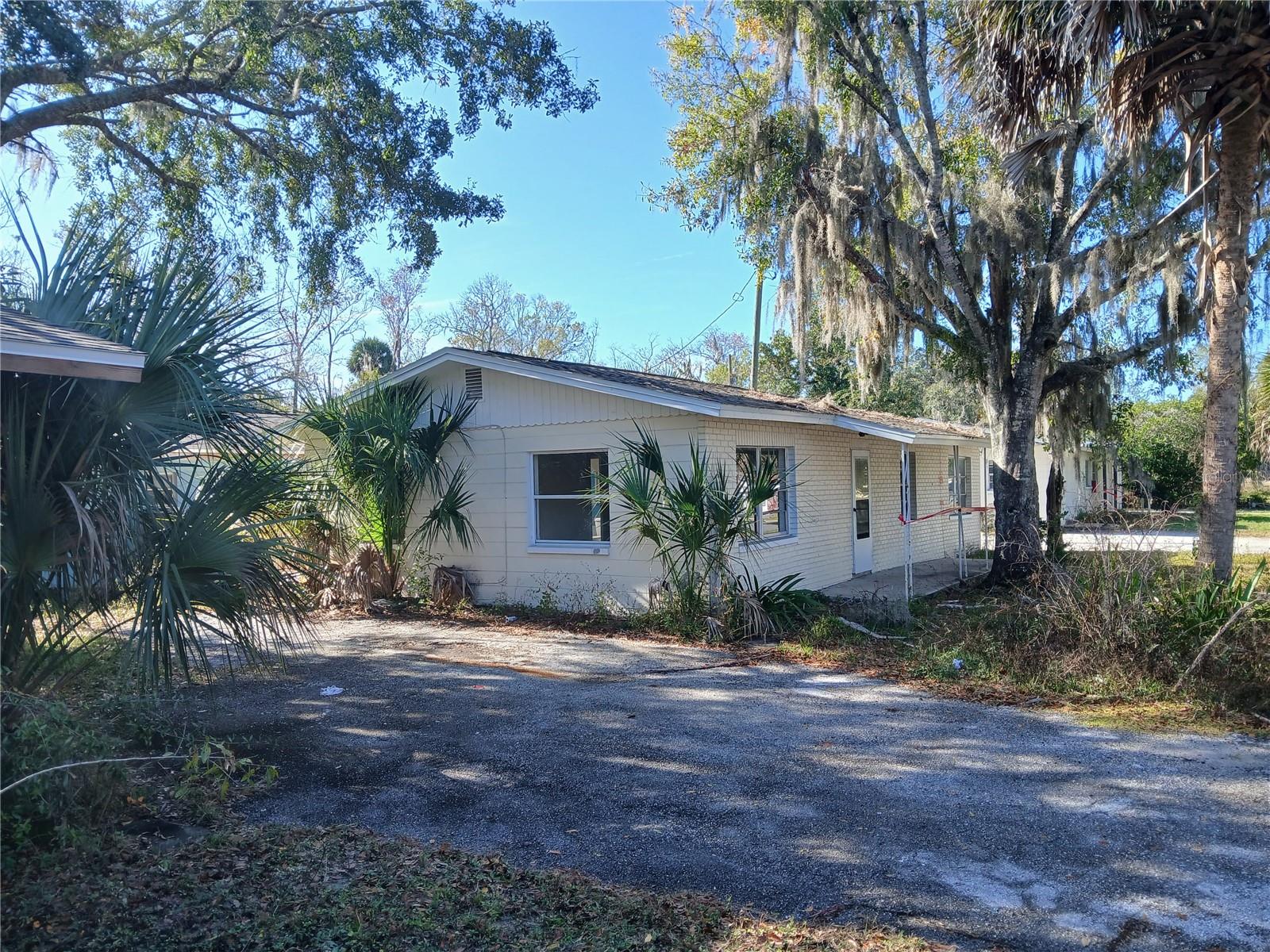 CRYSTAL PARK - Commercial Sale