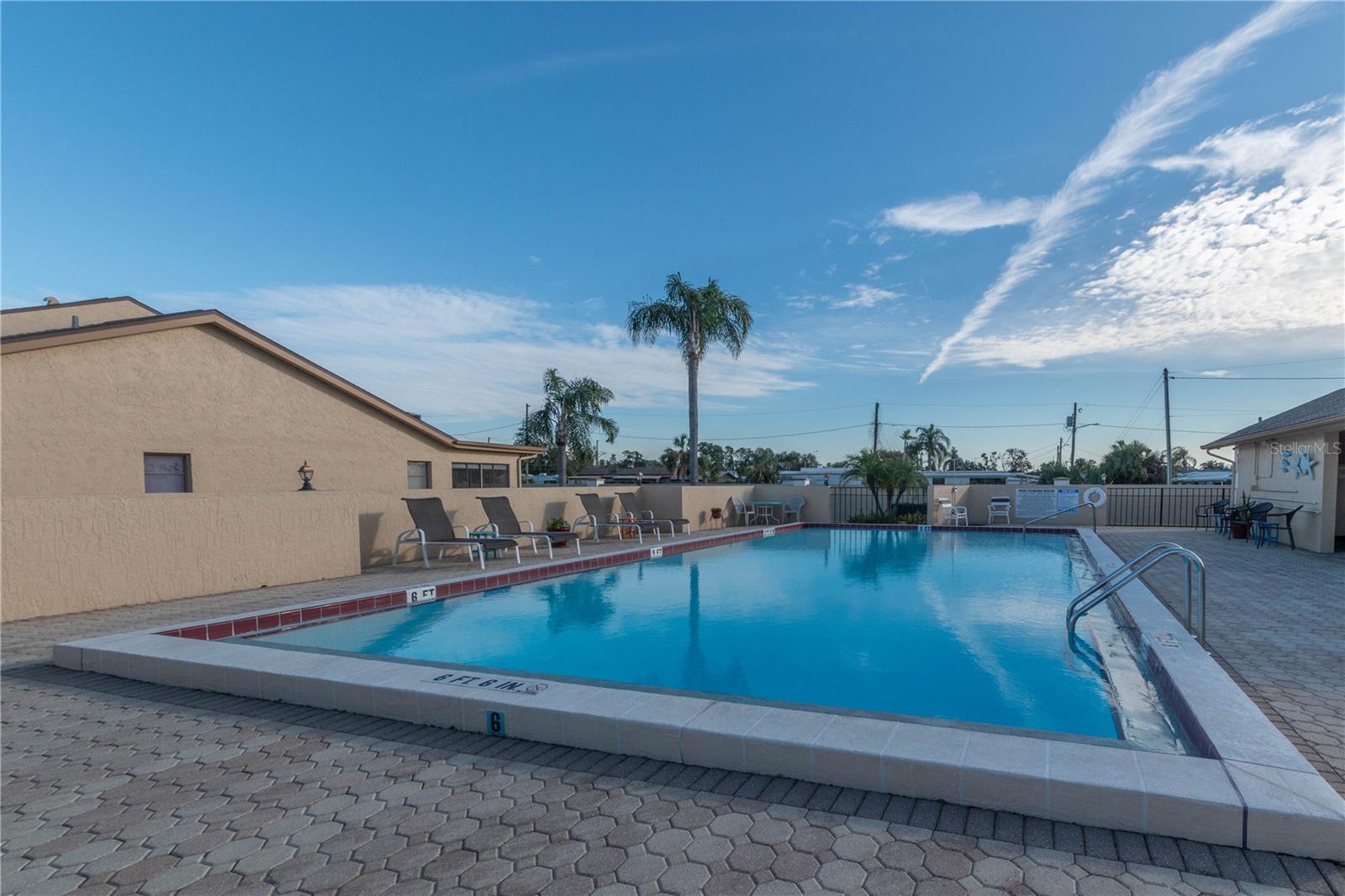 SUNRISE SQUARE VILLAS CONDO - Residential