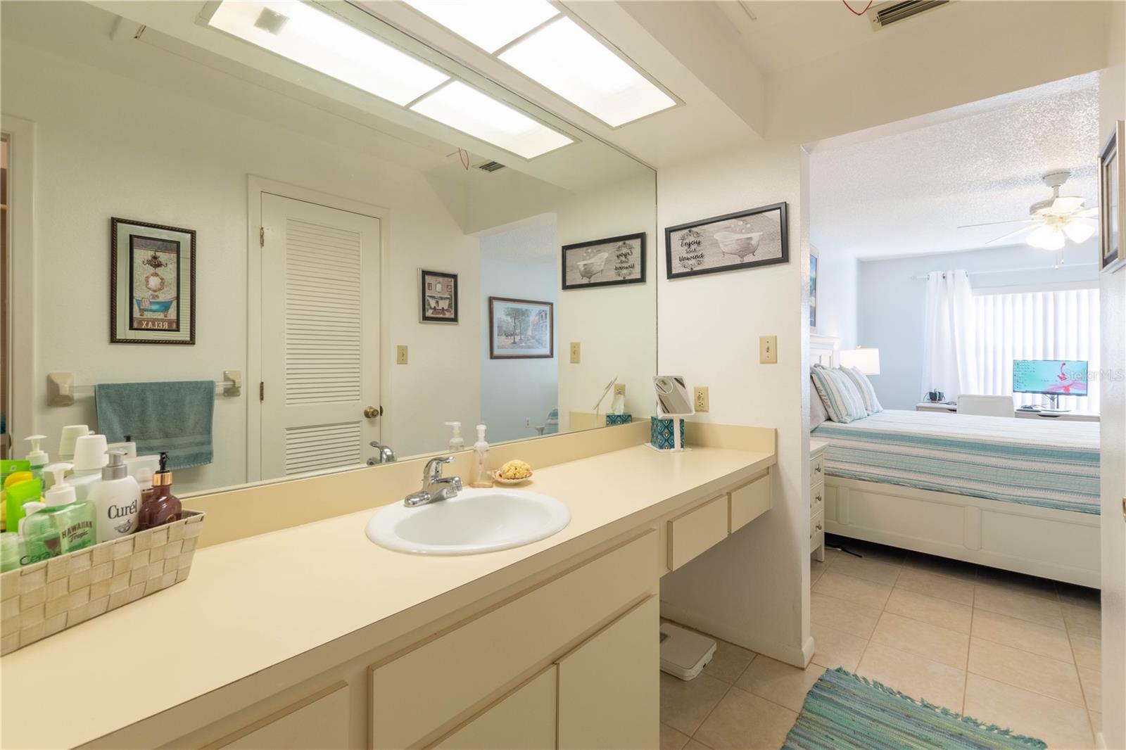 SUNRISE SQUARE VILLAS CONDO - Residential