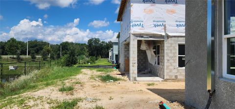 A home in WINTER HAVEN