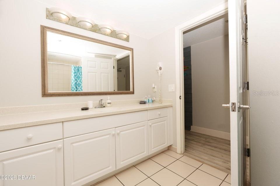 DAYTONA BEACH RESORT & CONF CENTER - Residential