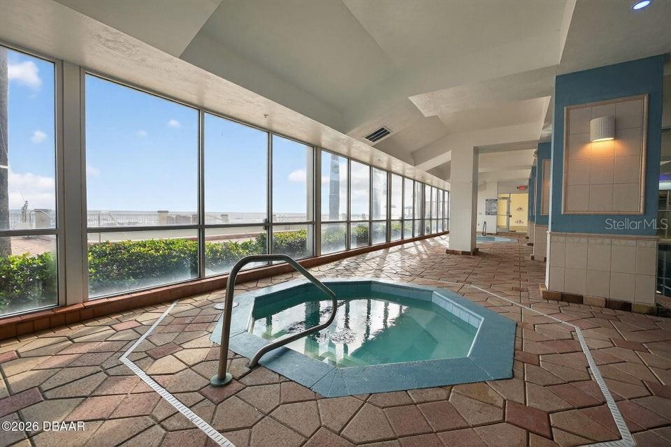 DAYTONA BEACH RESORT & CONF CENTER - Residential