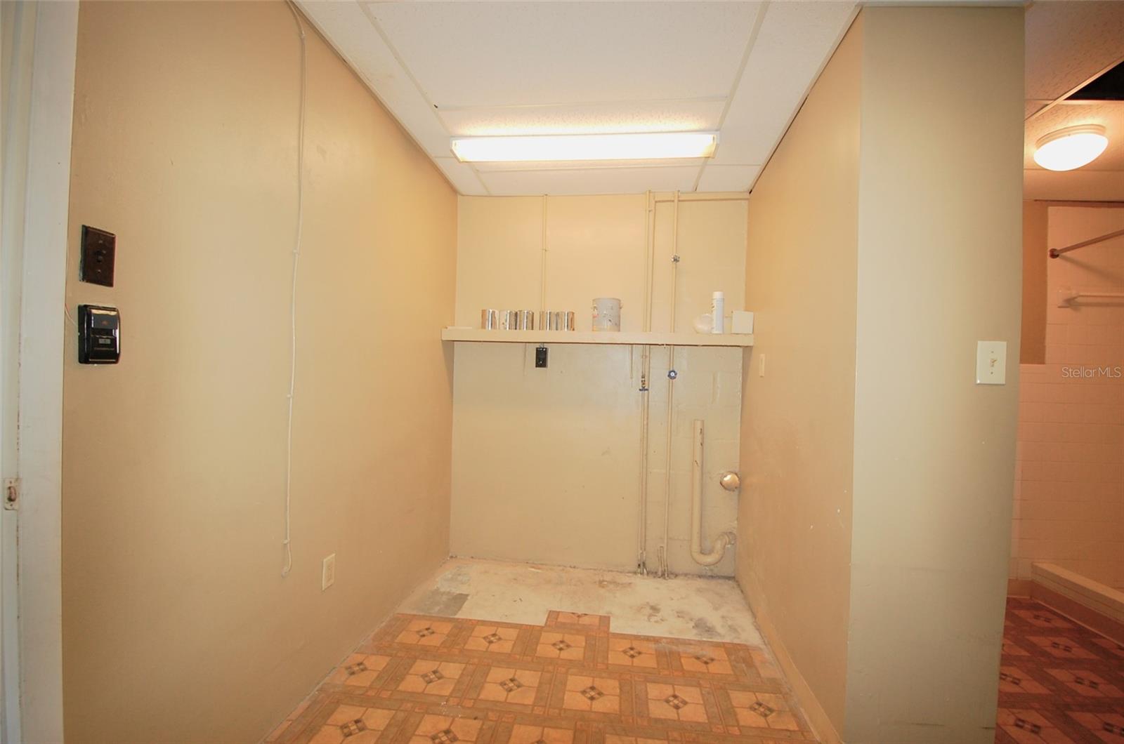 REGENCY PARK - Residential Lease