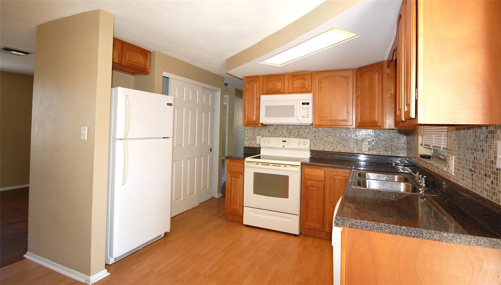 REGENCY PARK - Residential Lease