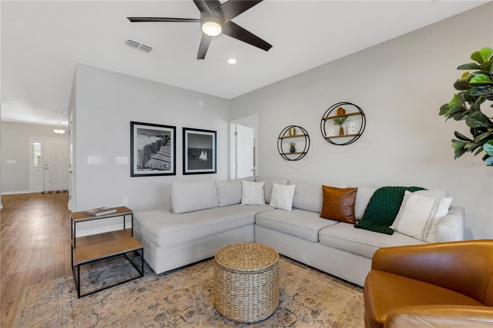 TOWNE PARK ESTATES - Residential Lease