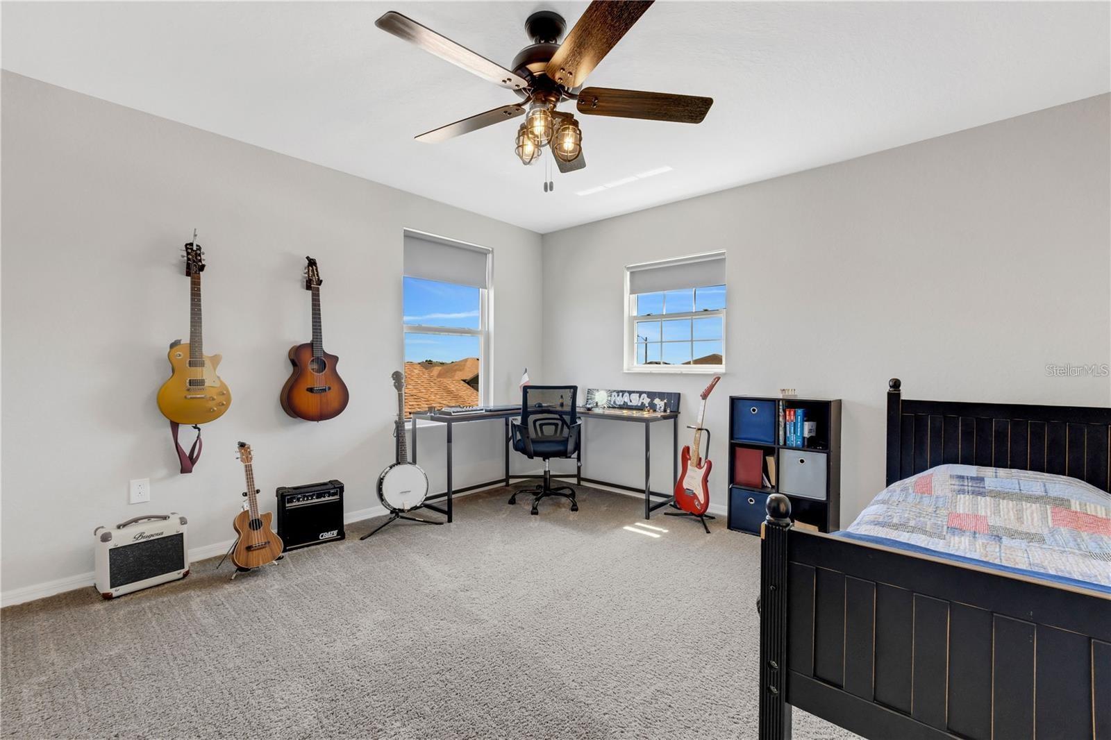 TOWNE PARK ESTATES - Residential Lease