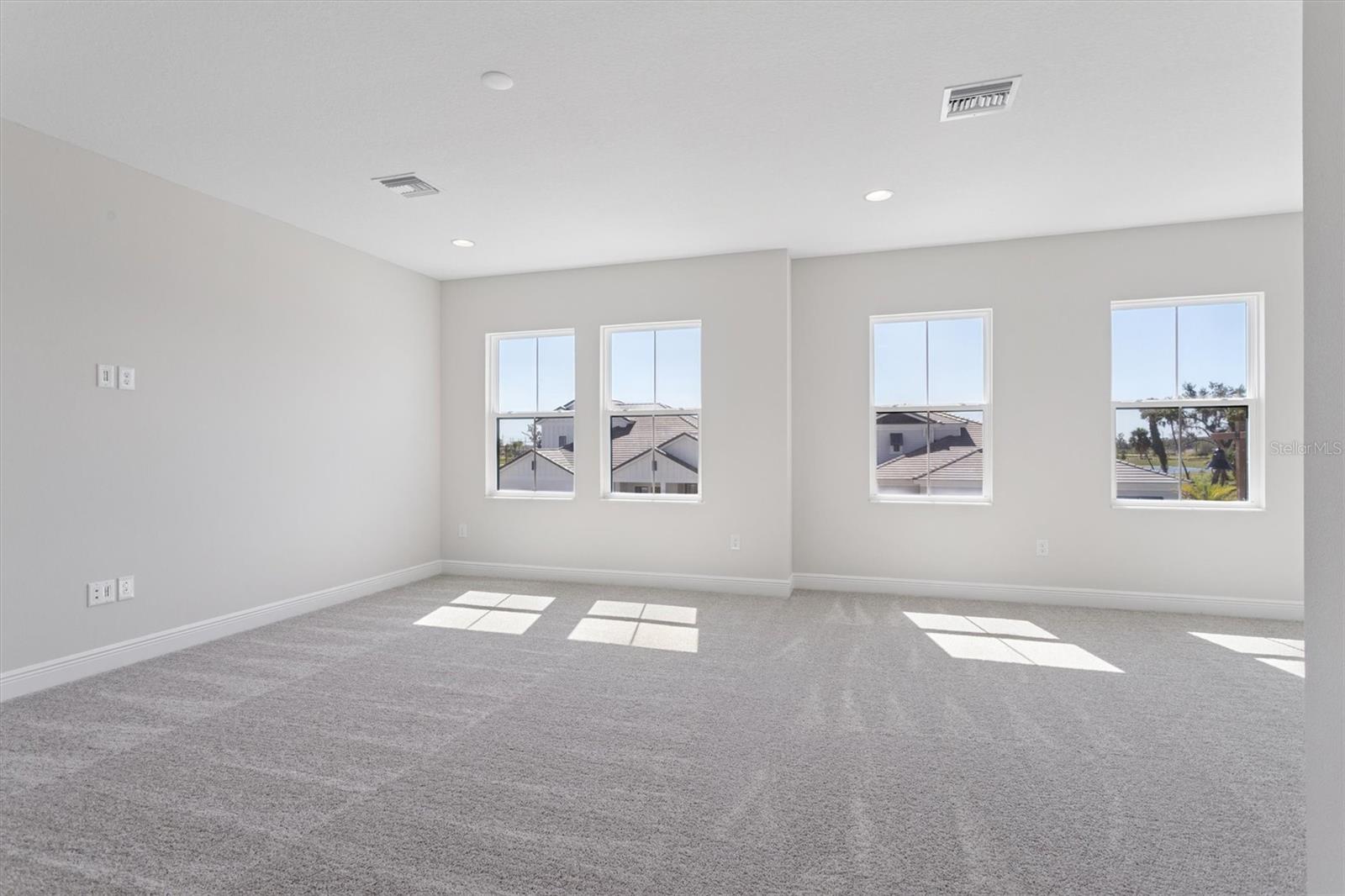 OAKFIELD TRAILS - Residential