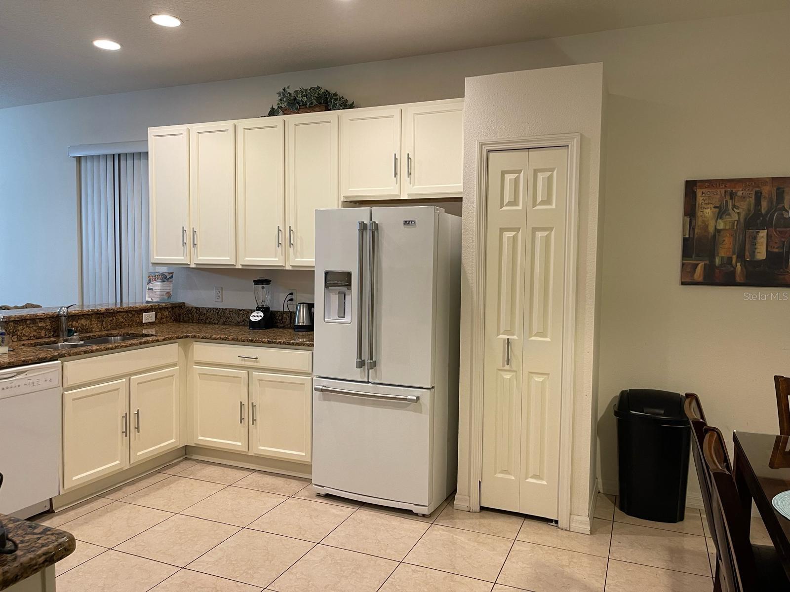 CRYSTAL COVE RESORT - Residential Lease