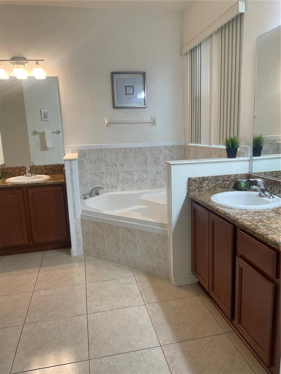 CRYSTAL COVE RESORT - Residential Lease