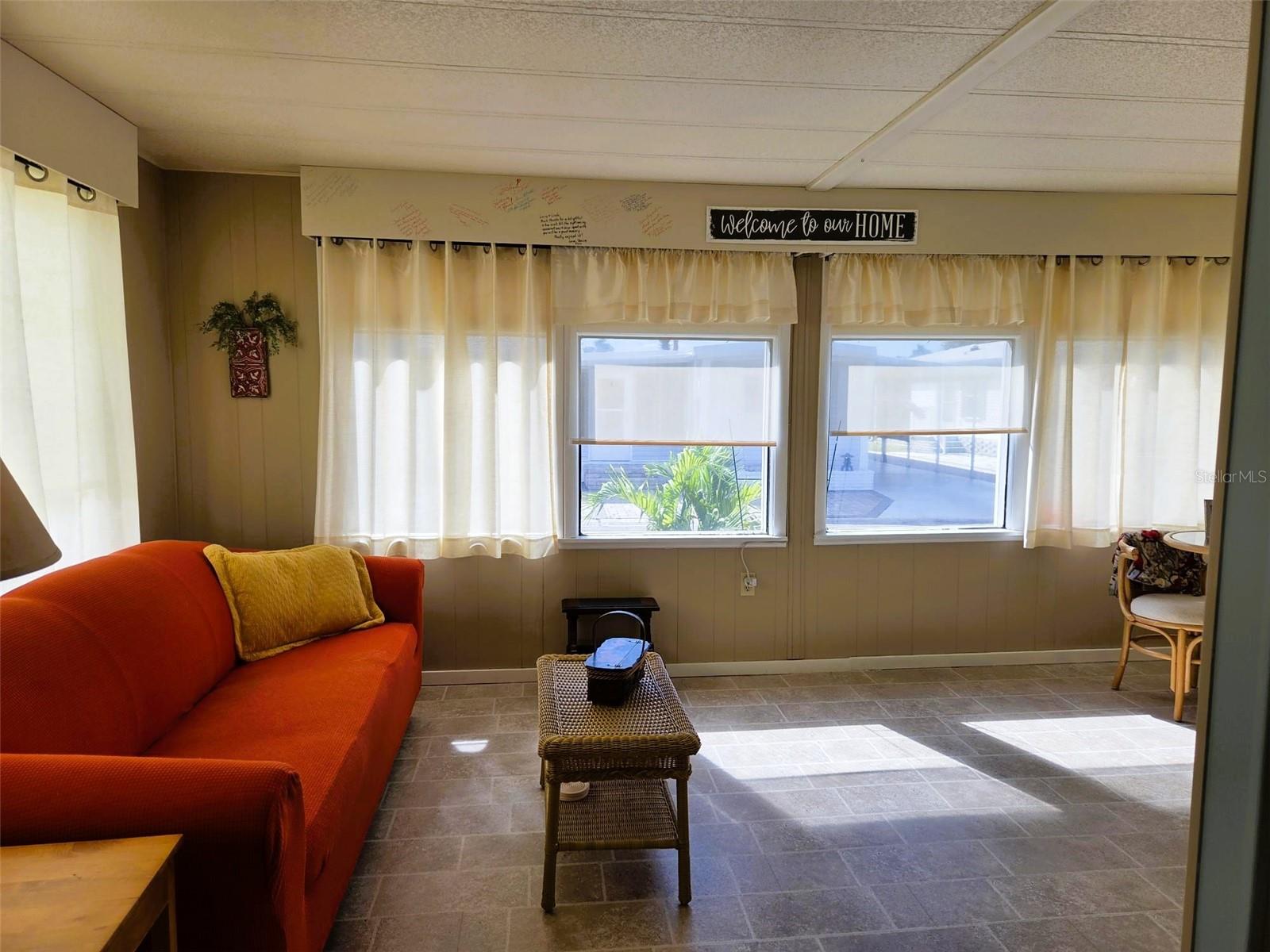 OAKWOOD MANOR - Residential