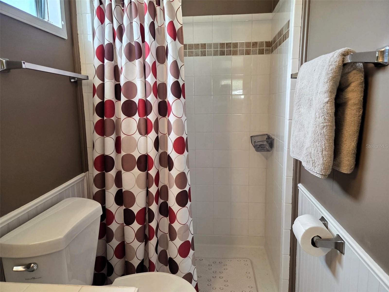 OAKWOOD MANOR - Residential