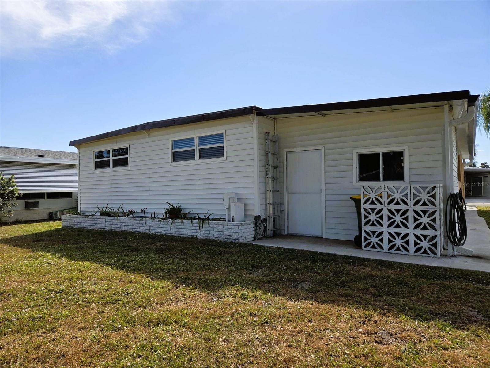 OAKWOOD MANOR - Residential