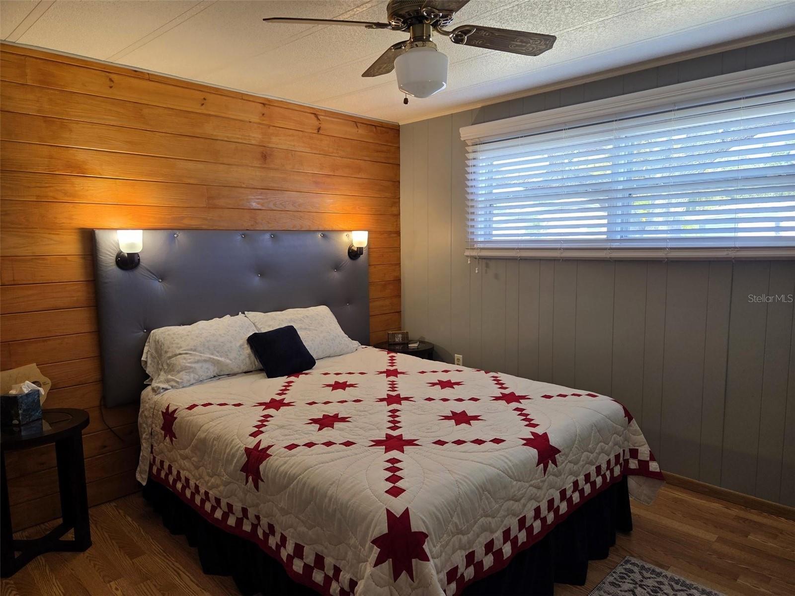 OAKWOOD MANOR - Residential