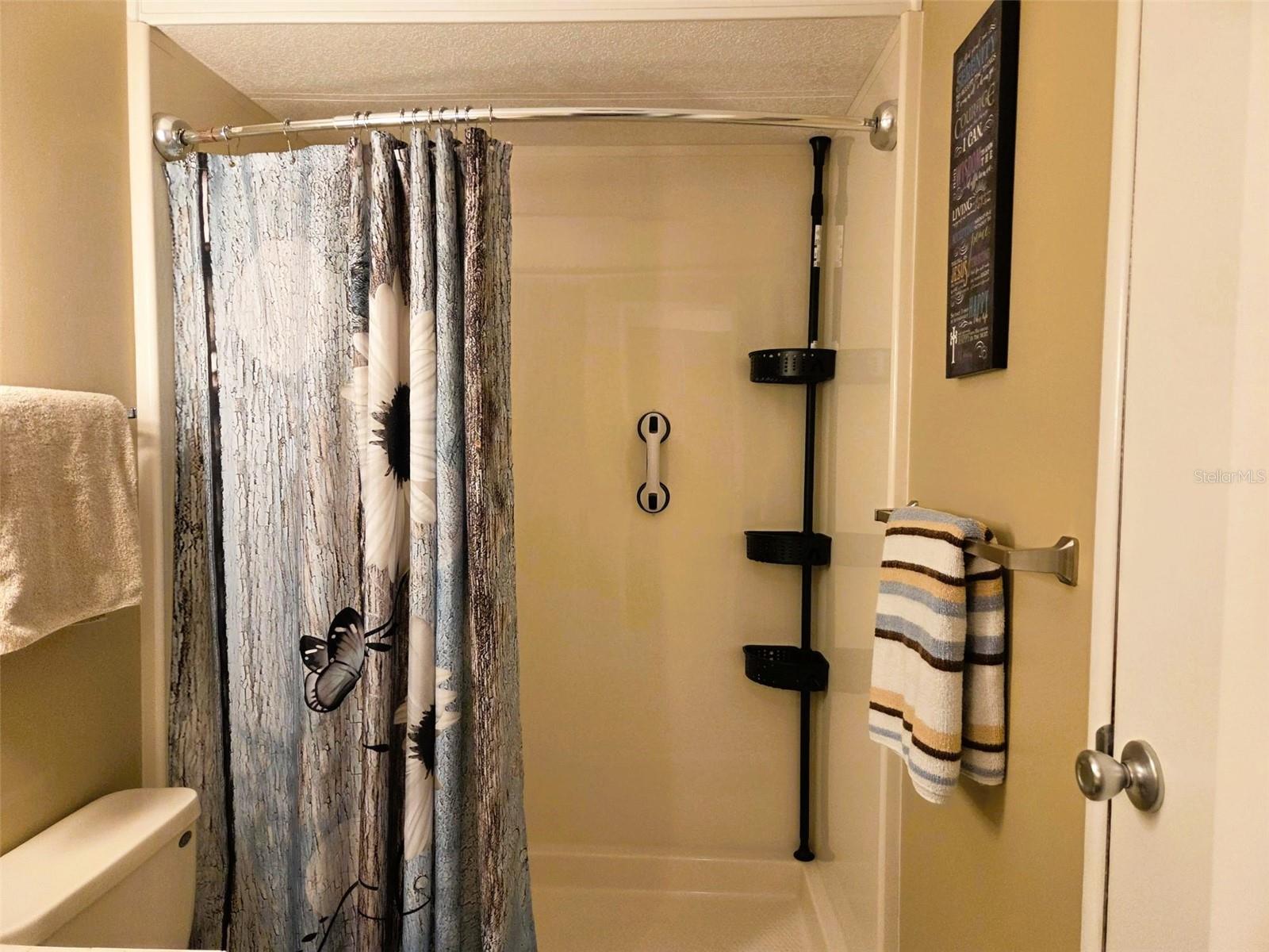 OAKWOOD MANOR - Residential