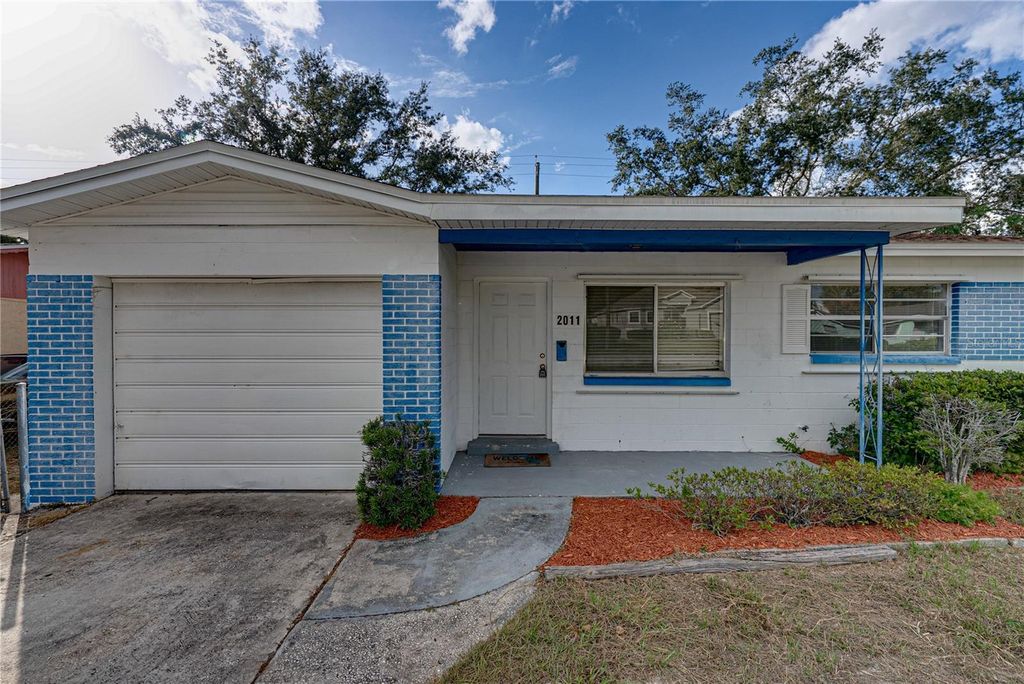 Photo of 2011 9th Street NE, Winter Haven, FL 33881 (MLS # L4958098)